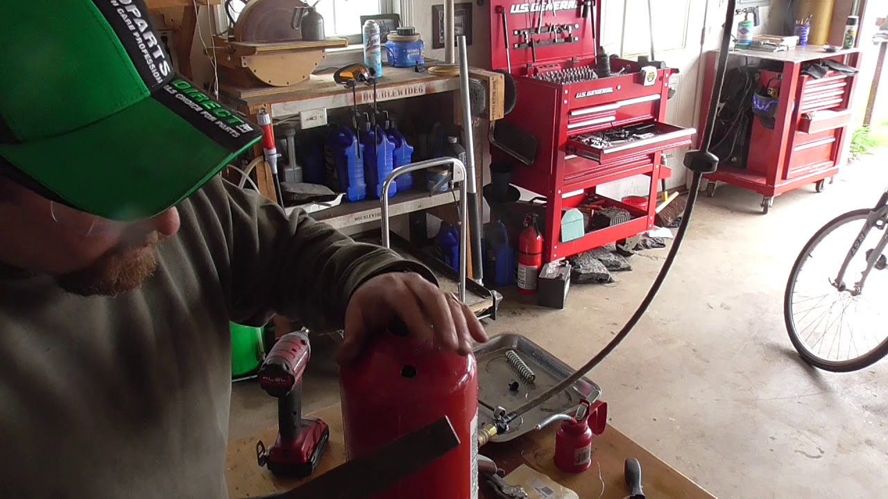 Dead Fire Extinguisher:  Becomes Water Cannon