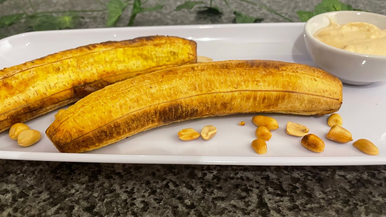 Roasted plantain with peanut sauce | Boli #food #homemade #yummy #cooking #breakfast #delicious #yum