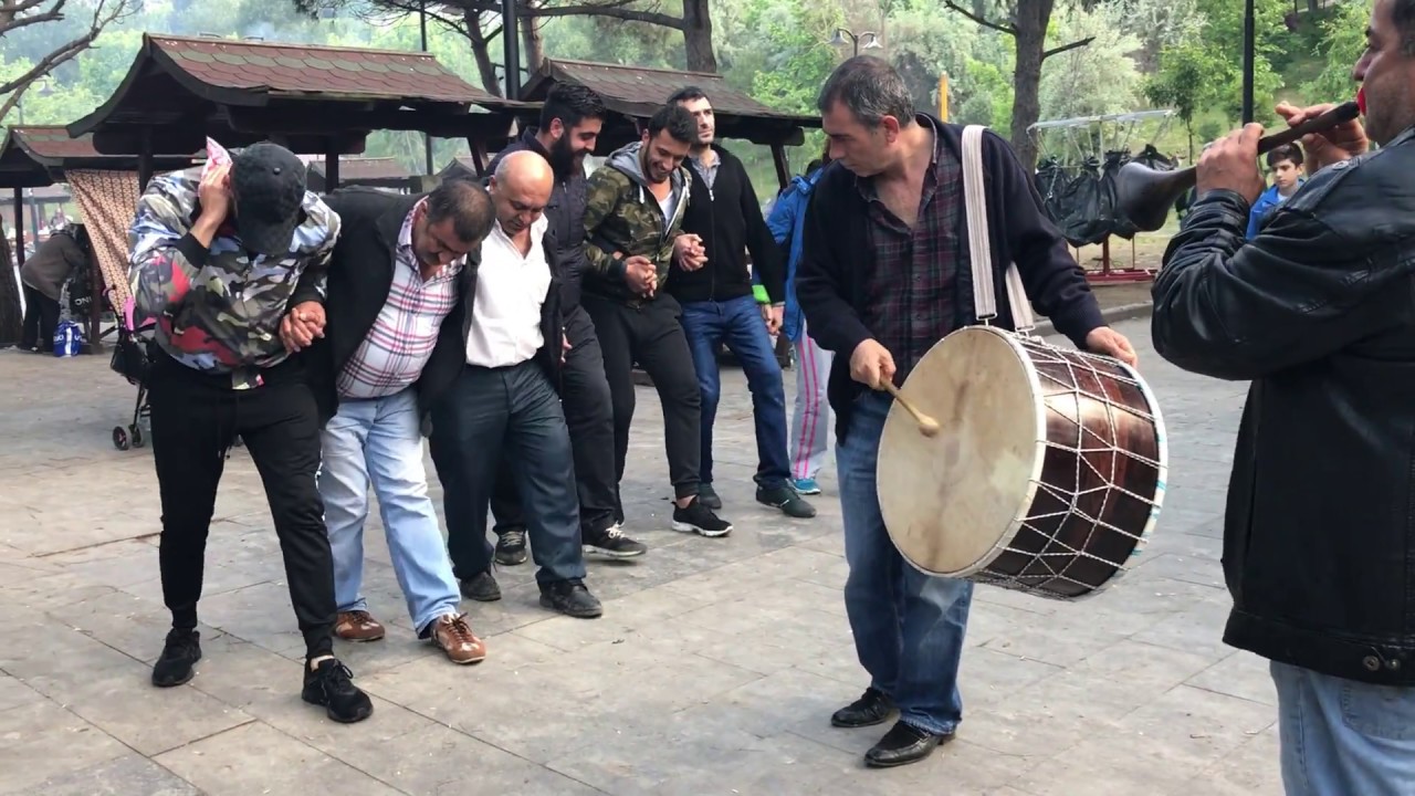 Halay başı