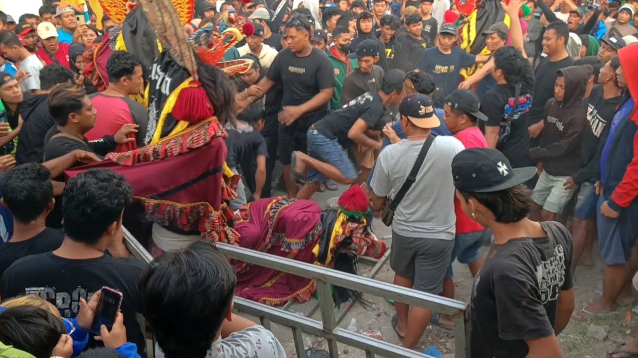 TAWURAN TERBARU❗❗MOMENT ADU JOTOS PENONTON WONGE SEKAR BUDOYO VIRAL TEREKAM JELAS DIKAMERA