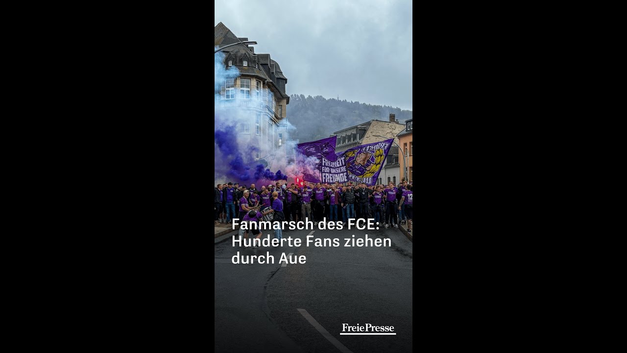 FC Erzgebirge Aue: Hunderte Fans marschieren durch Aue