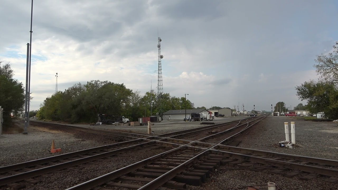 Trains at Effingham, IL 10-18-2025