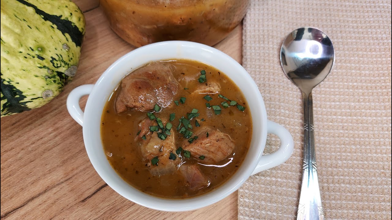 Pyszny, rozgrzewający i aromatyczny gulasz z indyka
