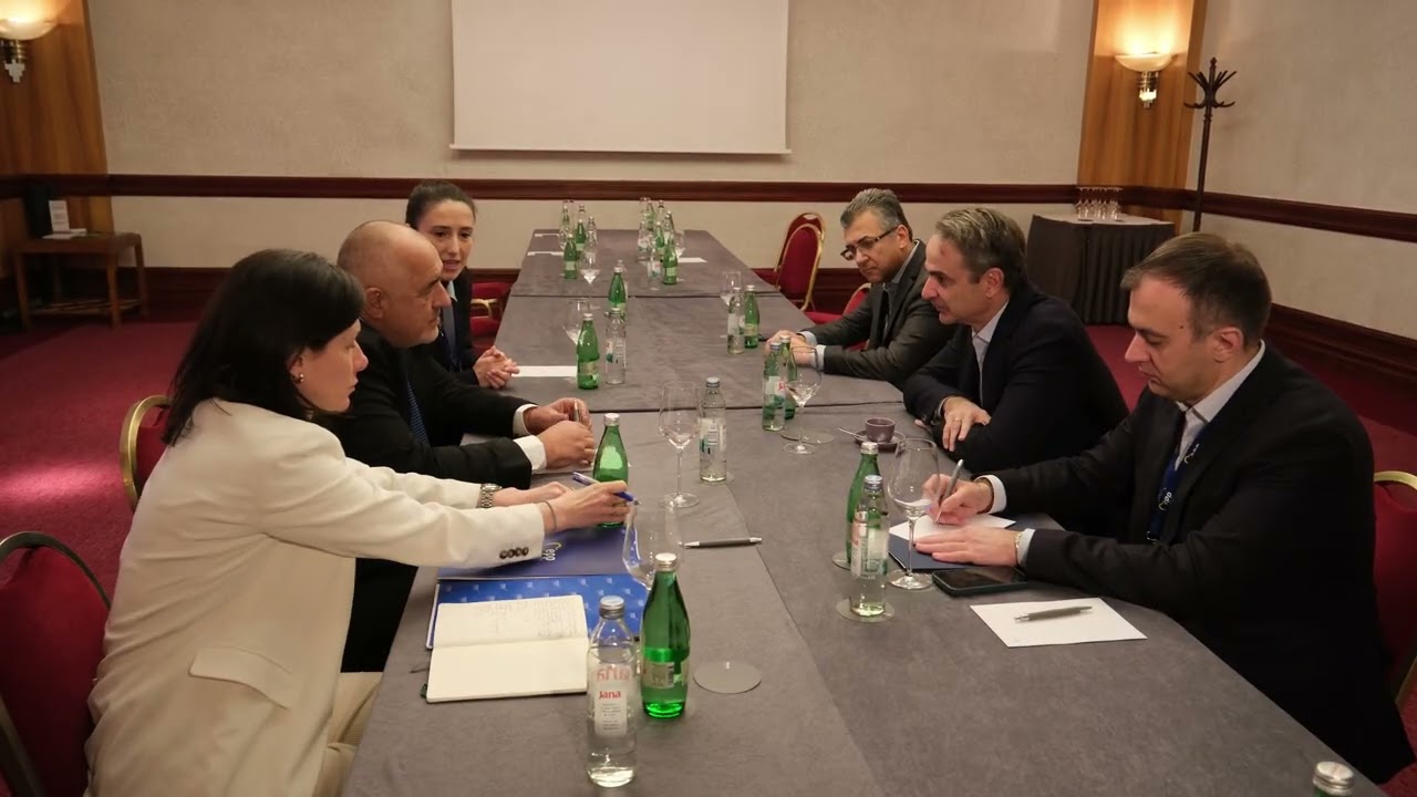 Ο Κυριάκος Μητσοτάκης στη δεύτερη ημέρα εργασιών της συνάντησης ηγετών του ΕΛΚ
