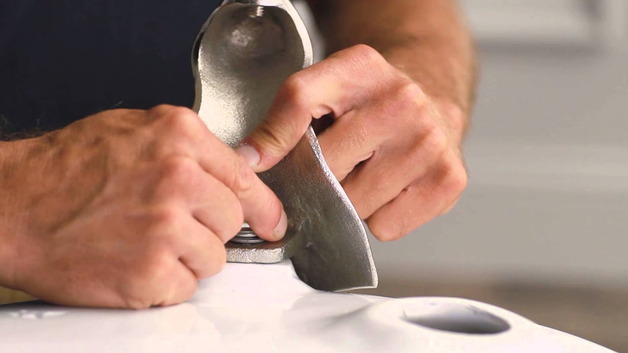 How to Install Feet on a Cast Iron Clawfoot Tub