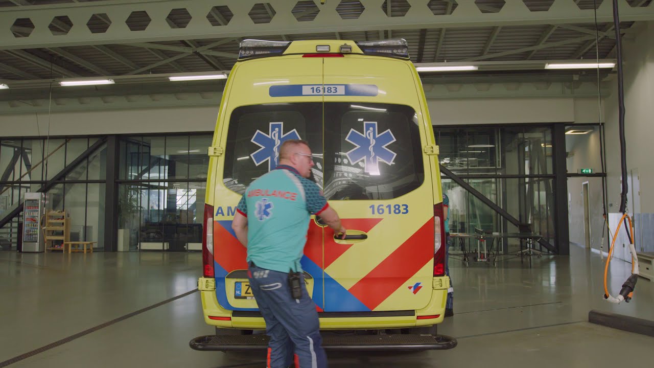 Video 1.  VOORBEREIDING ambulance-inzet strikte isolatie corona, 17-03-2020