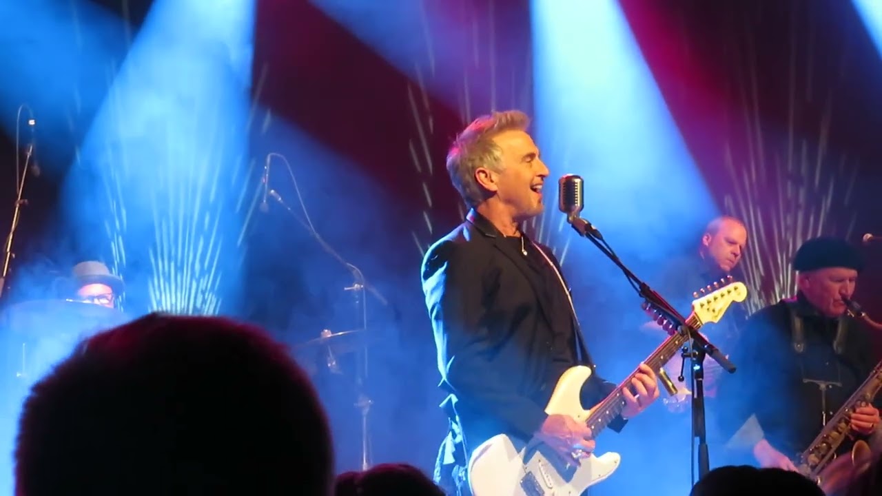 Colin James and the Little Big Band - The Night is Young (and You're So Fine)