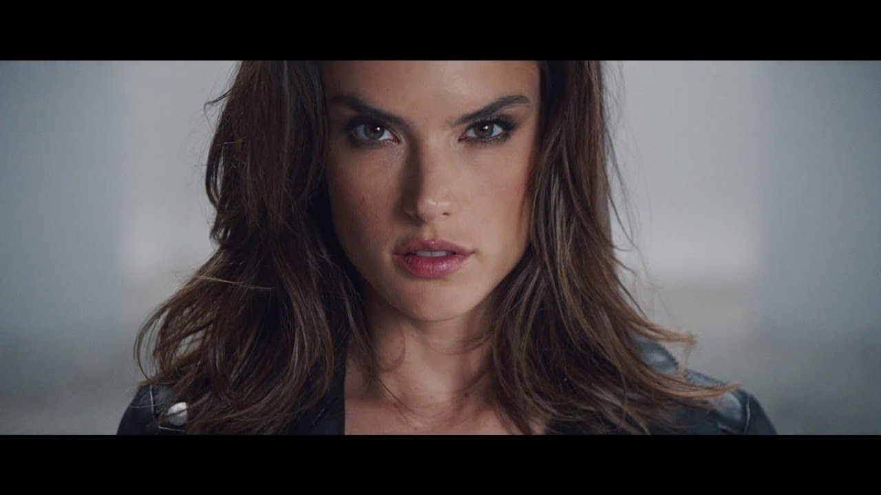 Replay Hyperfree: a new dimension in active denim