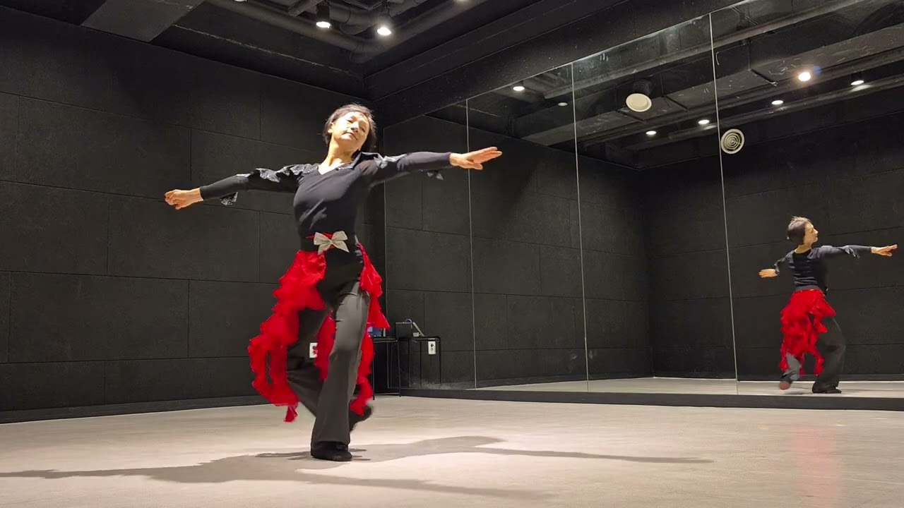 Waltzing Alone - Line Dance | Improver Waltz | by Julaeha Pangngulu & Indahwati Rahardja