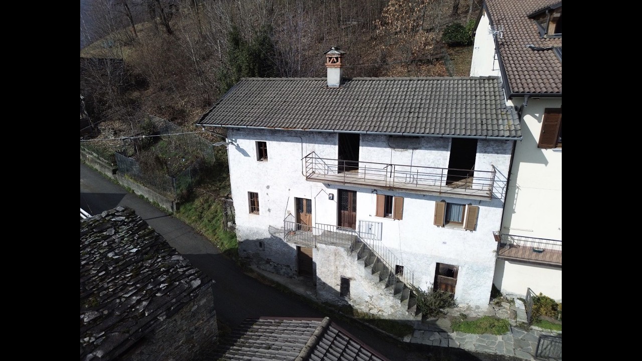 Lago di Como Dosso del Liro – Casa in Pietra Vista Lago a € 64.000,00 |Agenzia Immobiliare Tre Pievi