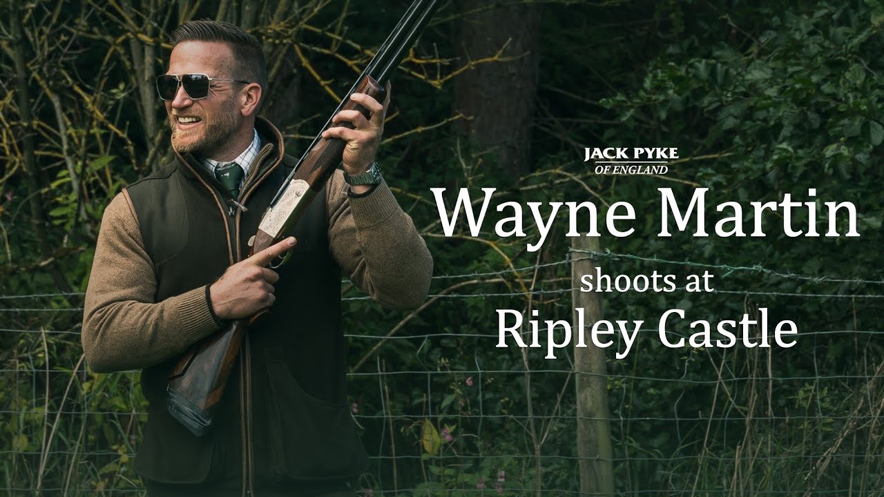 Уэйн Мартин из Fieldsports Britain стреляет в замке Рипли, Маунтгаррет.