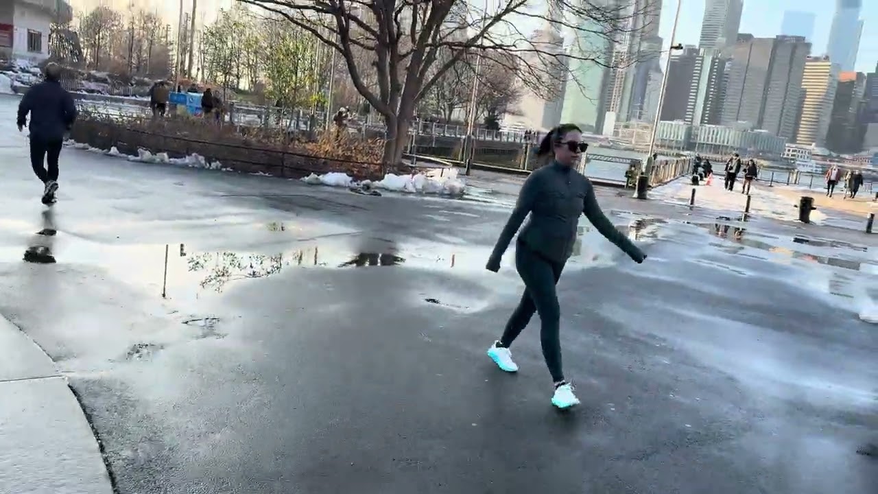 10 Min walk IN DUMBO BROOKLYN (Brooklyn bridge park ) #VIRAL 