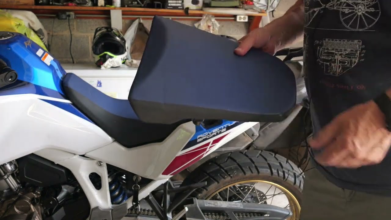 Honda 2022 Africa Twin CRF1100 D4 seat adjustment.
