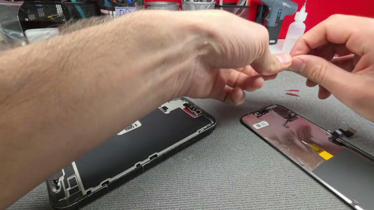 iPhone 16 Pro Max screen replacementآیفون ۱۶ پرو مکس اسکرین چنج کردن