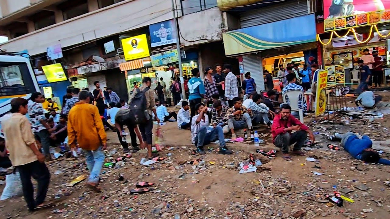 OPEN AIR BAR  | Mapusa Kadamba Local Bus Stand |What's Happening At Mapusa Bus Stand?
