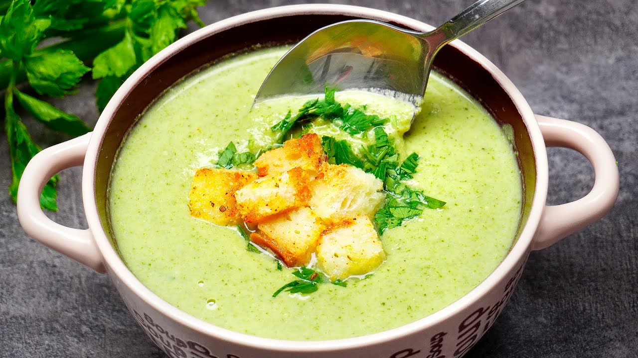 Diese einfache Brokkoli Suppe Rezept ist wie Medizin für meinen Magen. Alle fragen nach dem Rezept!