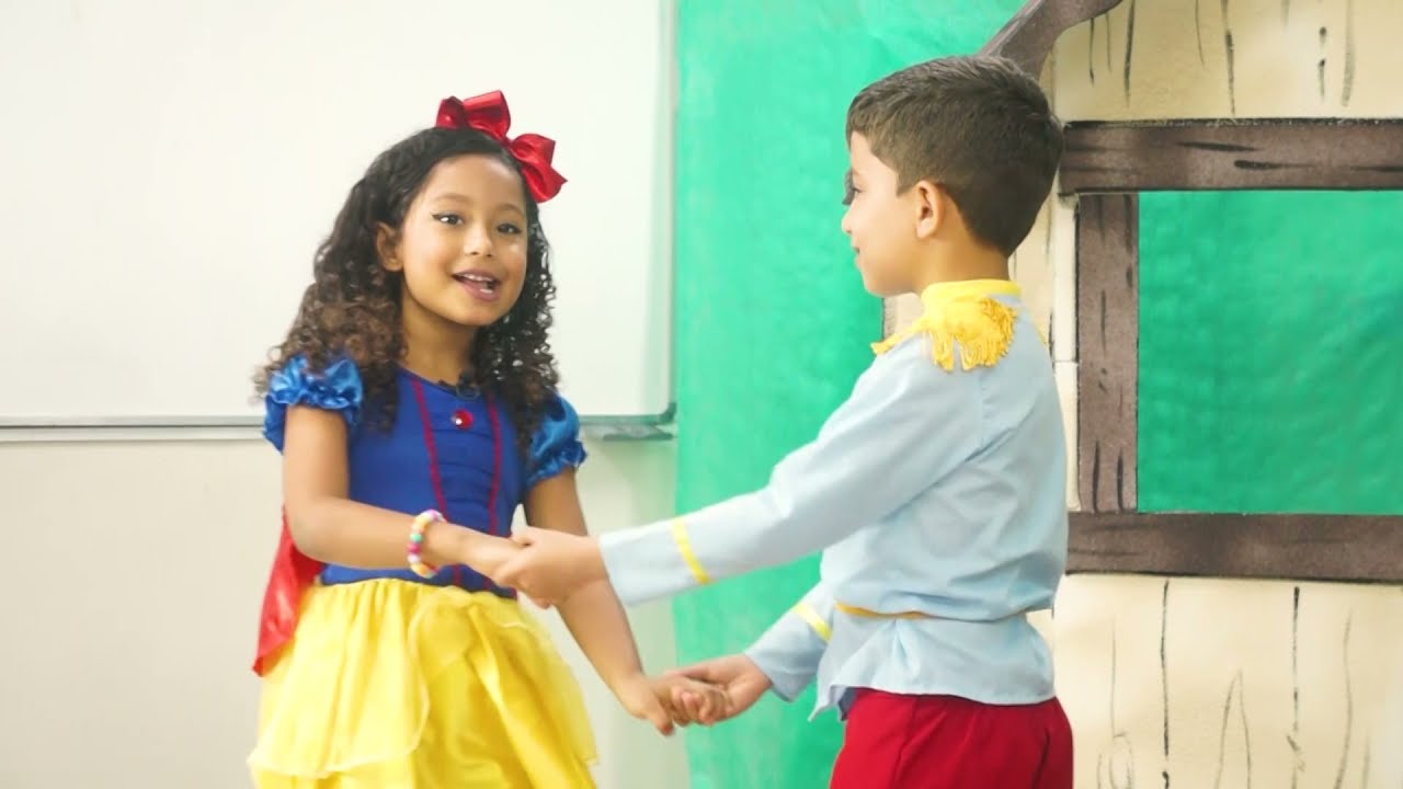 Projeto Reconto apresenta: Branca de Neve e os 7 anões.