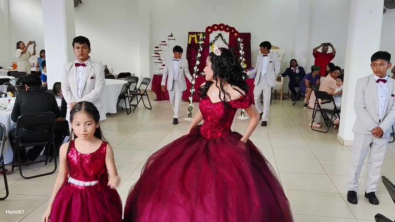 Vals Alisson 2025 Entrega de muñeca