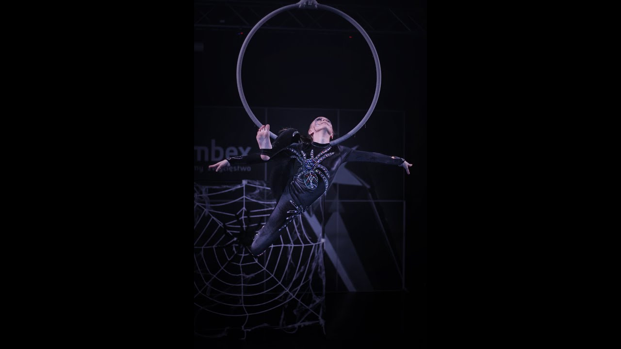 Julia Dynak 1 place Crazy Hoop 2019  SPIDER