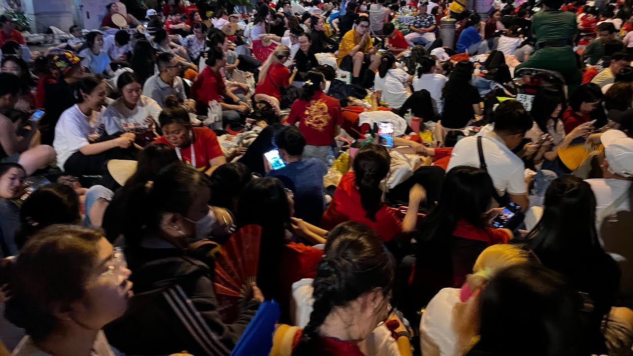 Vietnam 50th Reunification Day Military Parade | Massive Overcrowding at 3AM