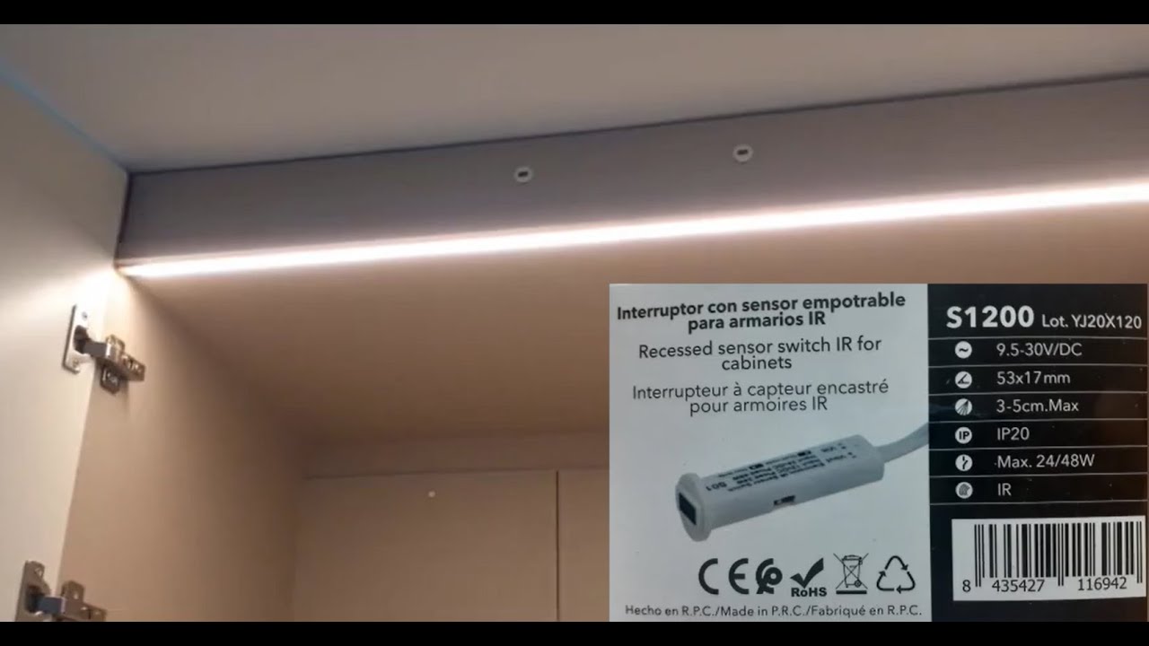 Tiras de led en armario con detector de proximidad.