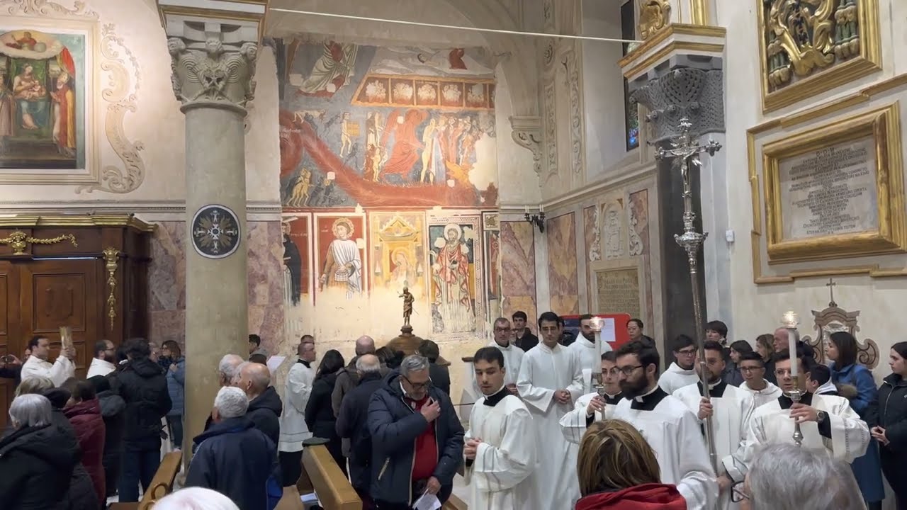 Processione di ingresso della Messa crismale 2023 nella Cattedrale di Matera