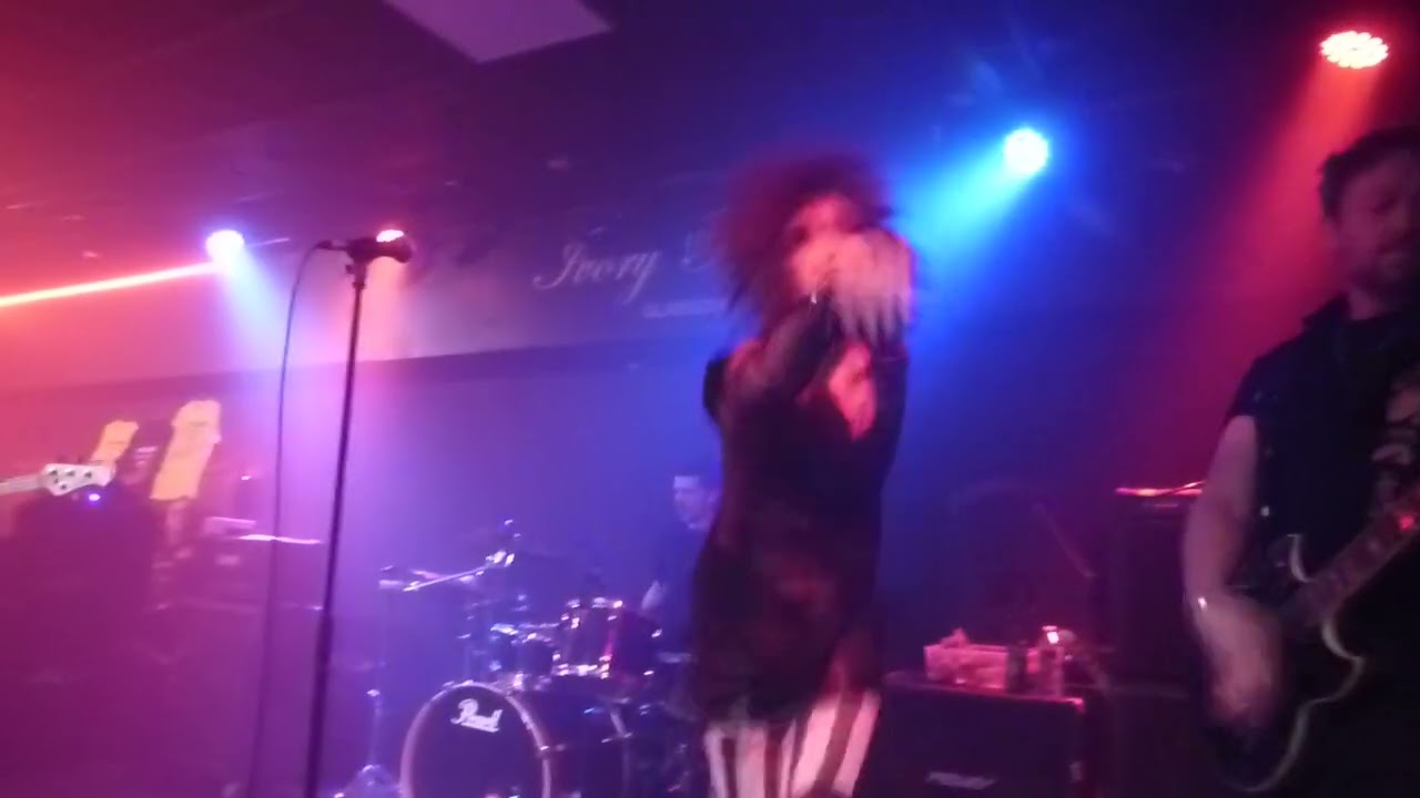 Lizzie & the Banshees - Mirage , Glasgow Ivory Blacks 14/2/2026