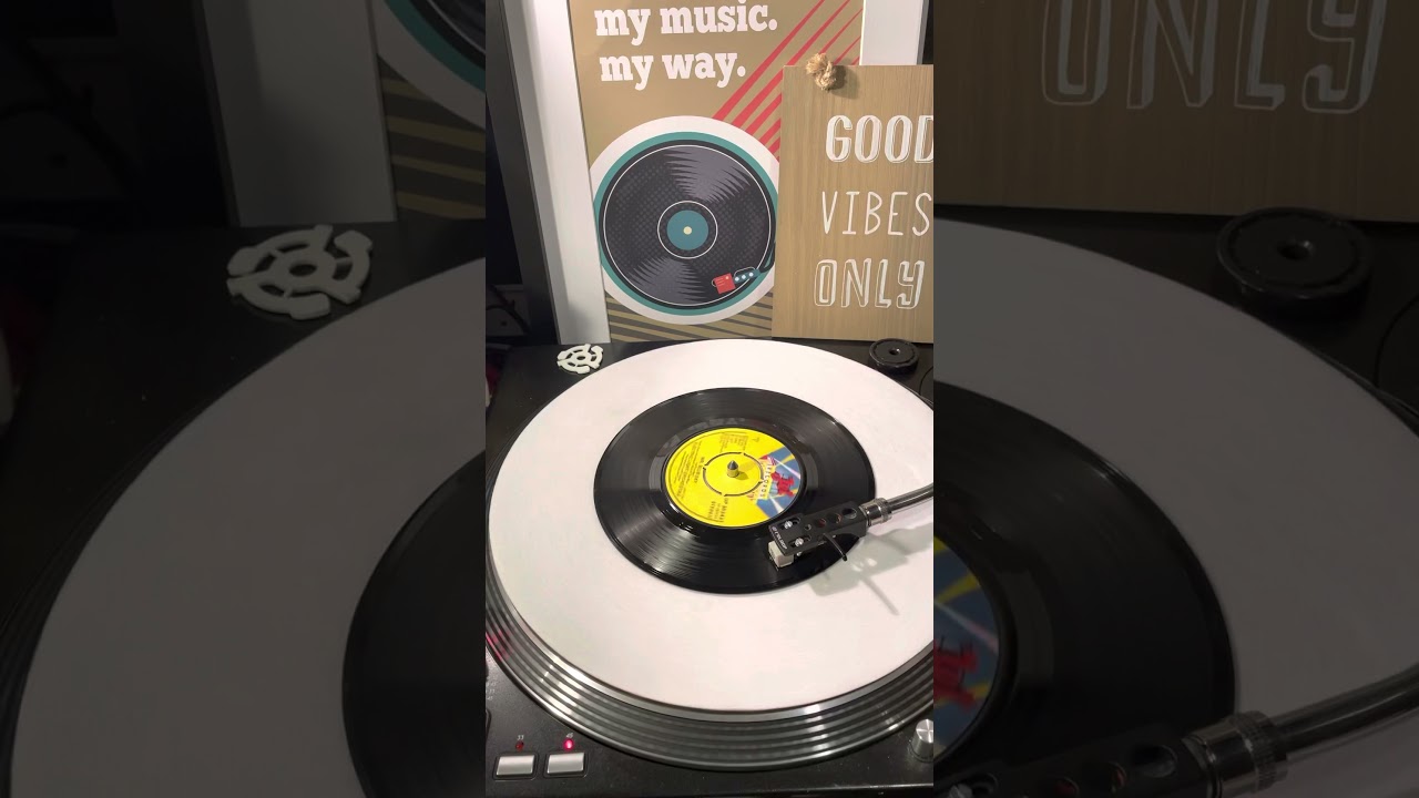 Electric Light Orchestra - Mr Blue Sky ( Vinyl 45 ) From 1977 .