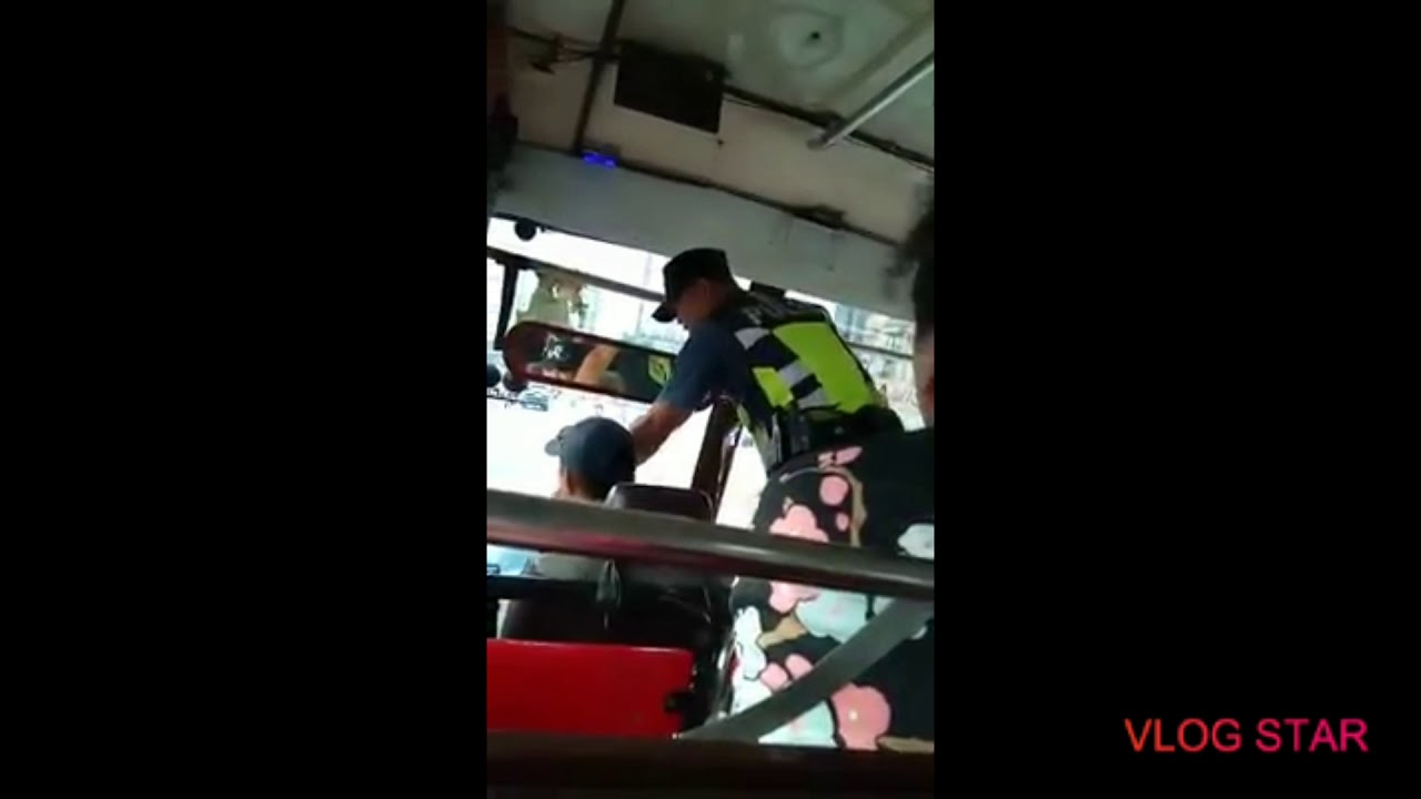 VIRAL TODAY: Pulis nanapak ng bus driver