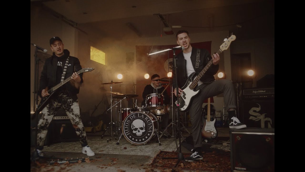 Natos, Waor, Recycled J - MÁS ALCOHOL (Videoclip oficial) [Hijos de la Ruina Vol. 3]