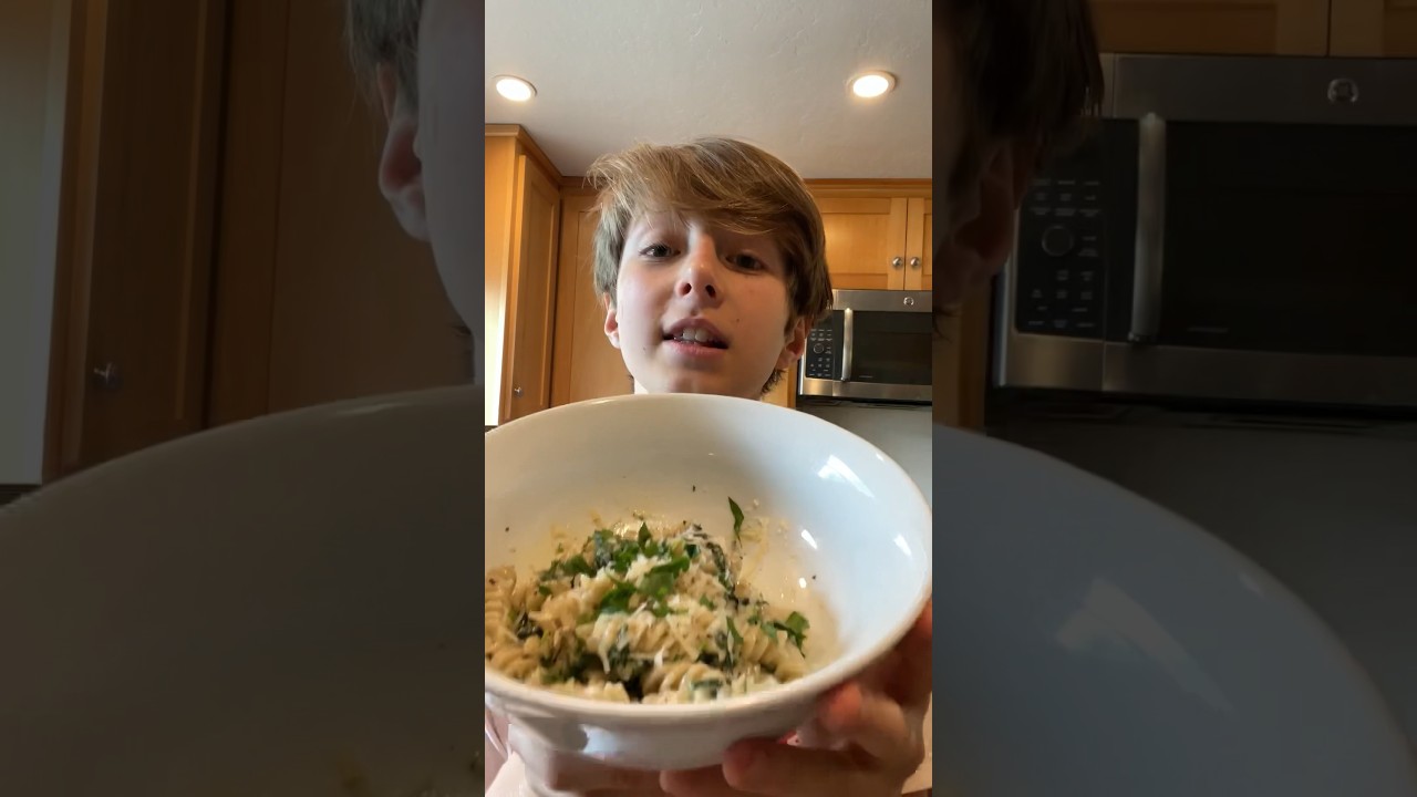 Creamy Spinach Pasta! 