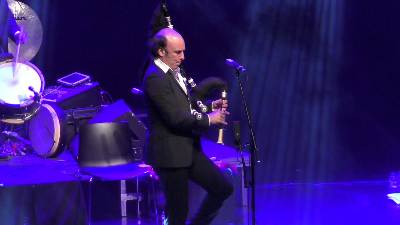 CARLOS NUÑEZ EN ITSAS ETXEA (HONDARRIBIA) BIDASOA FOLK FESTIVAL