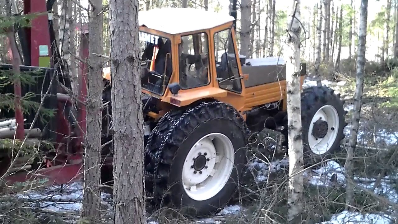 Taas ajetaan polttopuita Valmetilla. Maaliskuu 2017. Valmet 803-4