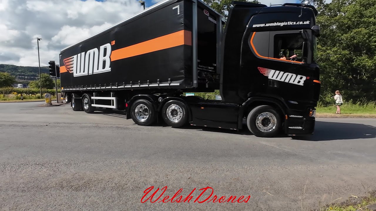 Trucks Leaving Malvern TruckFest 2024 - Welsh Drones #truck #truckfest