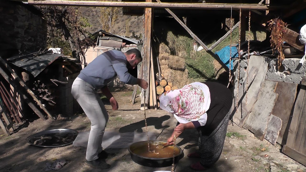 Karnavasta k&ouml;me yapımı