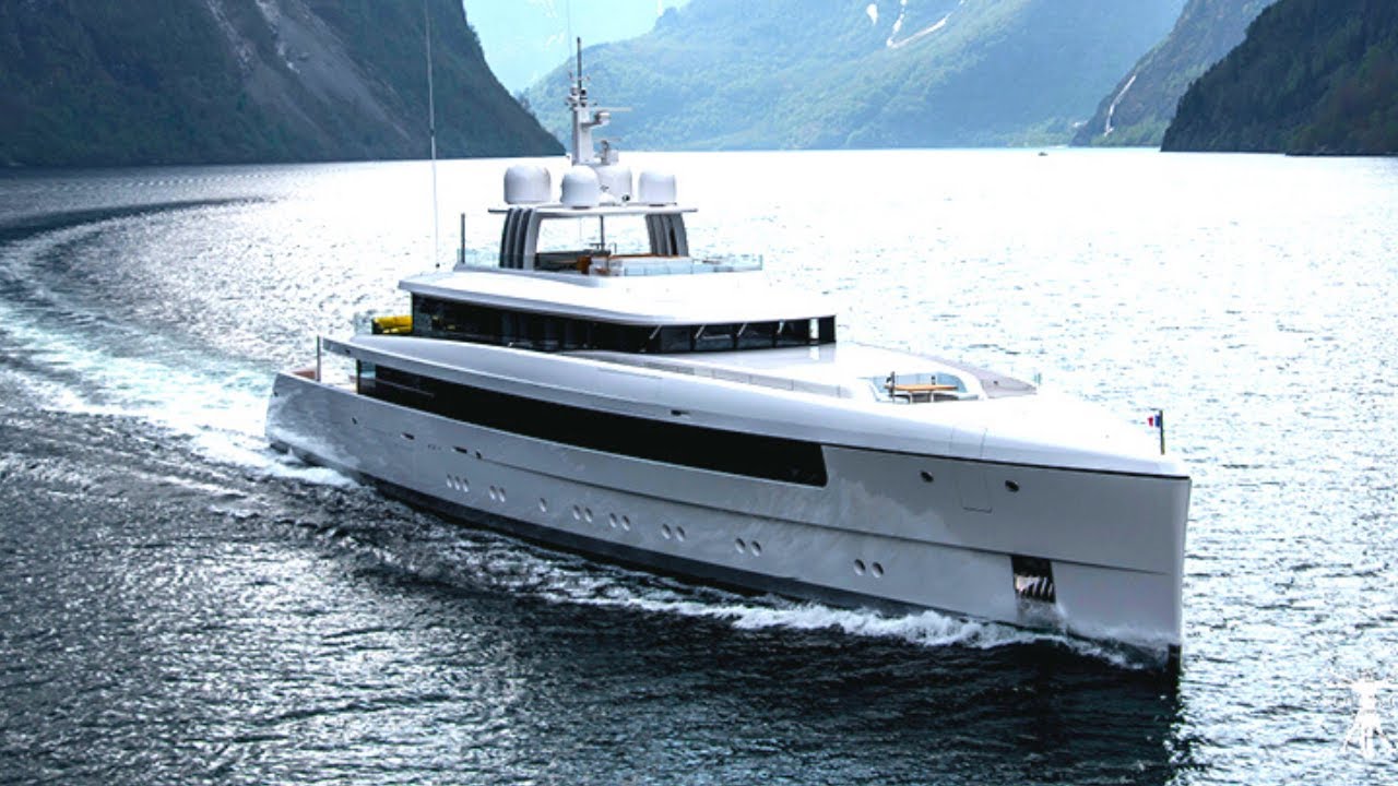 MEGA YACHT VITRUVIUS YACHTS MY Najiba 58M