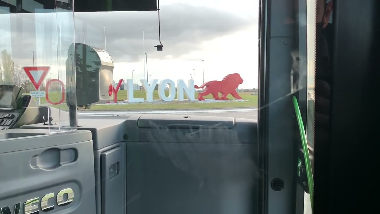 Car TCL / Berthelet : Ligne 47, Iveco Crossway LE City NP de Meyzieu ZI à Saint Laurent de Mure