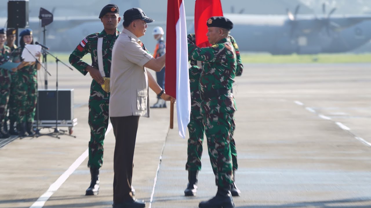 Menhan Secara Resmi Memberangkatkan Kontingen Satgas Patriot II