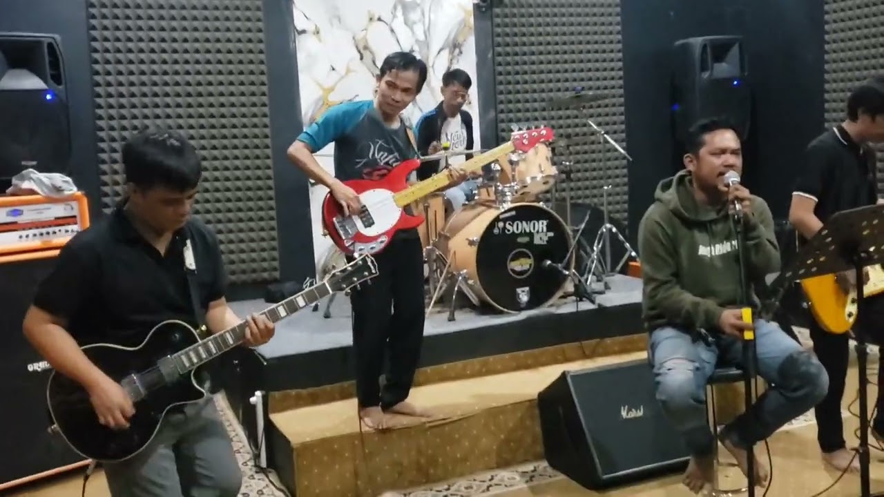Cinderella .  Radja cover by : Young Band #coversong #fypシ #fypシ゚viral #fyp 