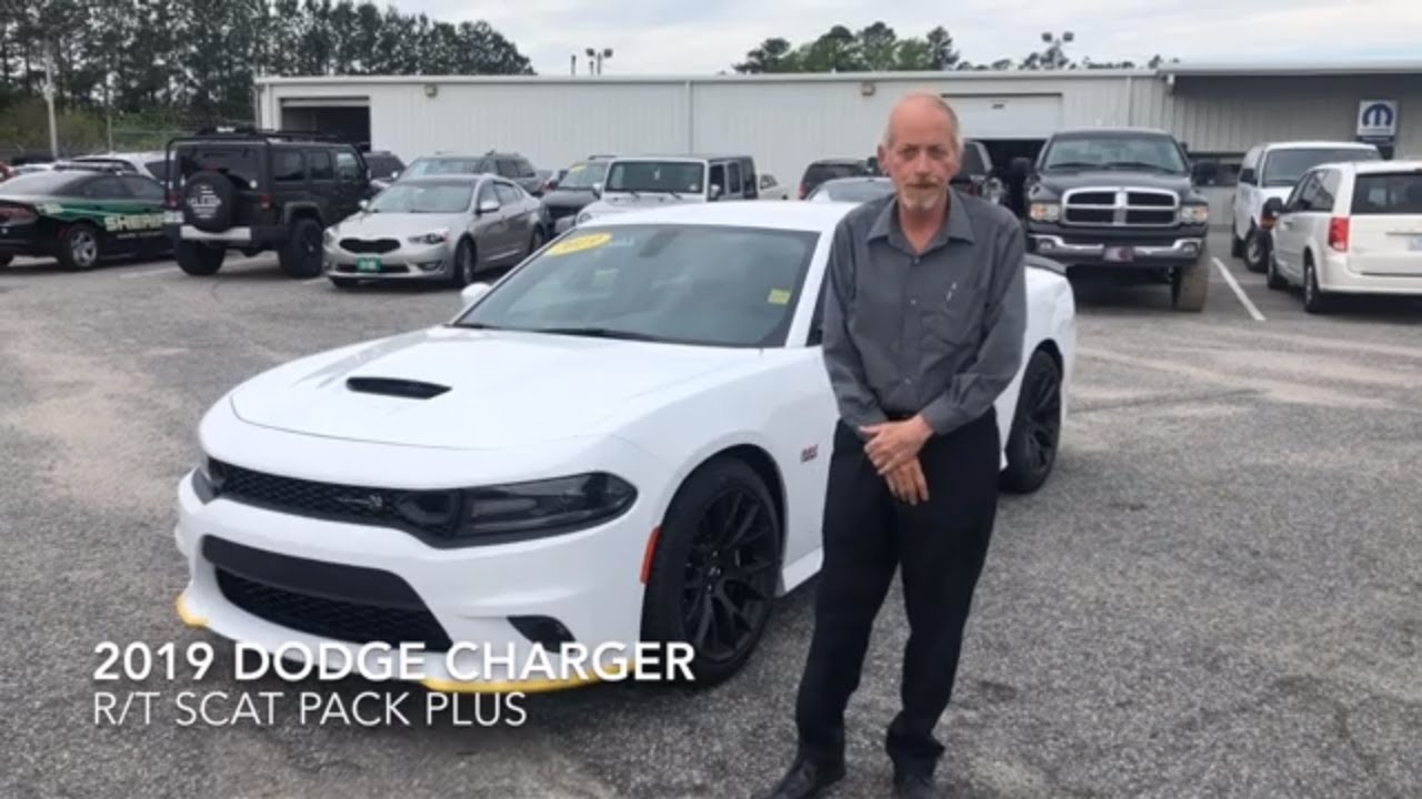 2019 Dodge Charger RT Scat Pack Feature Review