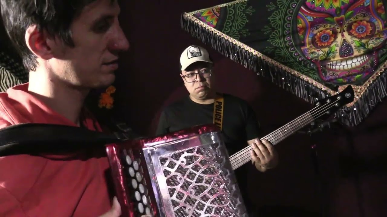 Radio Revolucion : Bunker session ( Martin Carrera, Ciudad de Mexico ).