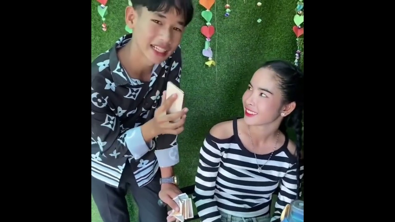 ឆាឡេងថ្មីត្រូវទះឬថើប