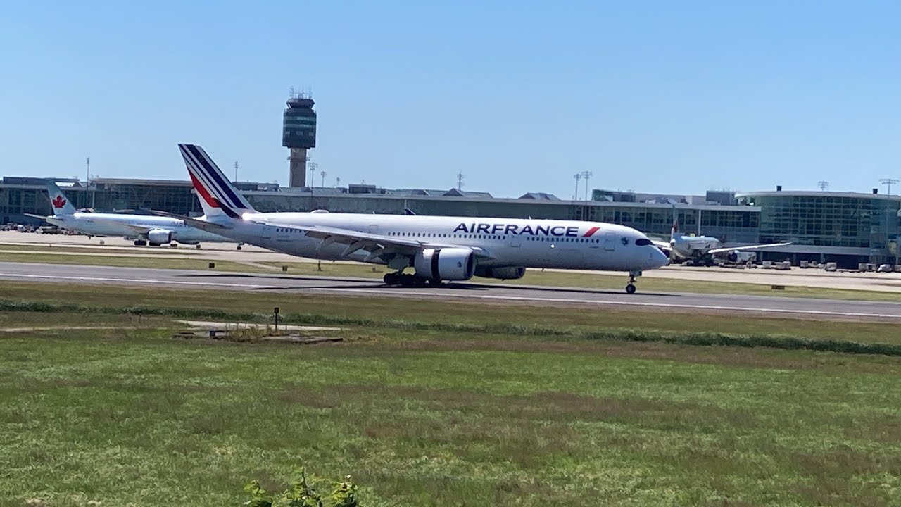 17 Minutes of Vancouver Plane Spotting