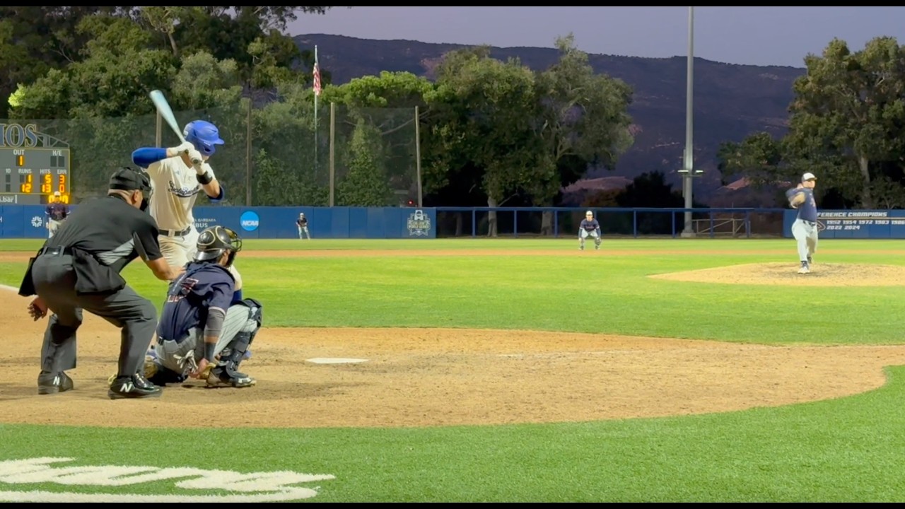 Ian Holt Pitching