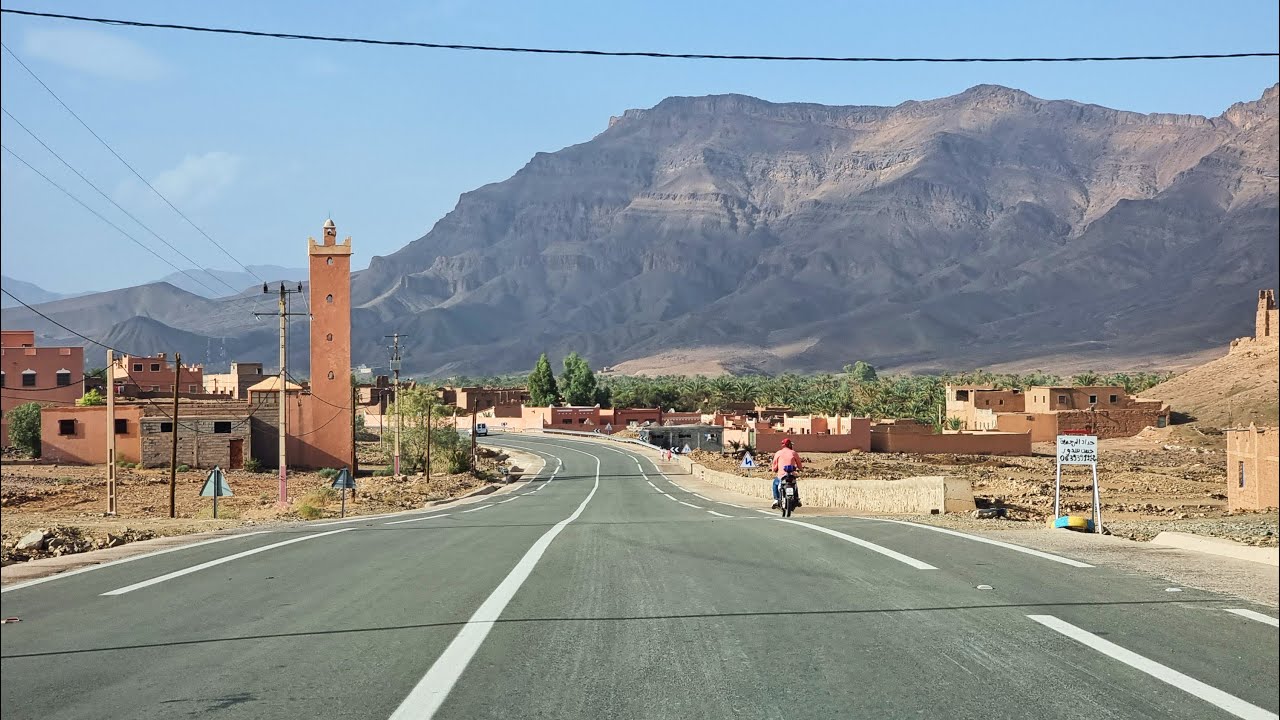 سحر المناظر على الطريق من مدينة زاكورة الى أكدز  DRIVING IN MOROCCO FROM ZAGORA TO AGDEZ