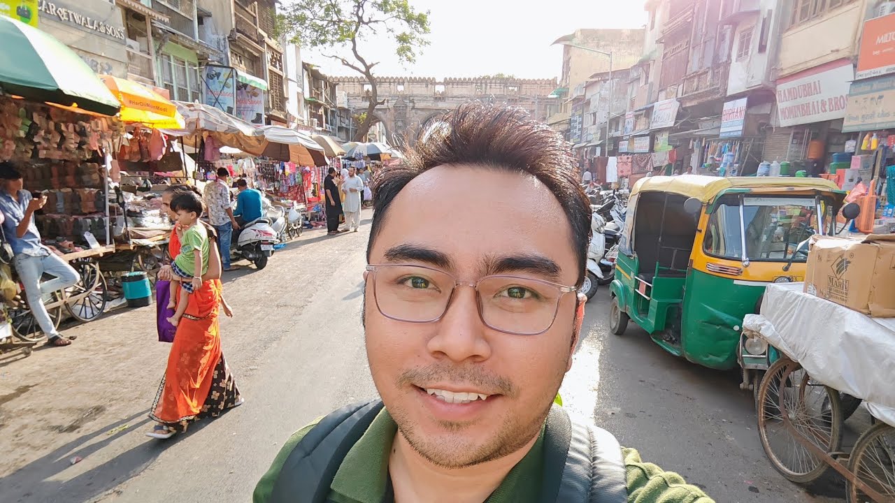 Teen Darwaja Old City Ahmedabad Gujarat India #teendarwaja #ahmedabad #gujarat #india #streetmarkets