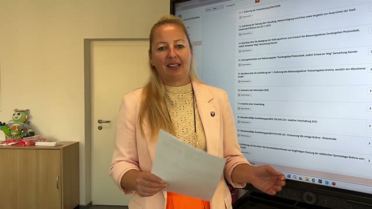 Steffi Syska erläutert die Beschlüsse des Stadtrats Sandersdorf-Brehna vom 1. Oktober 2025