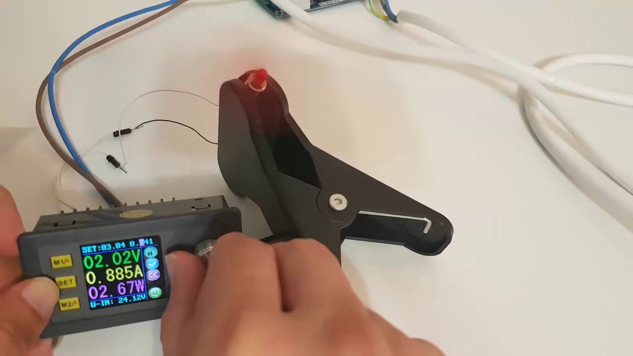 Testing 8520 quadcopter motor with dp30v5a
