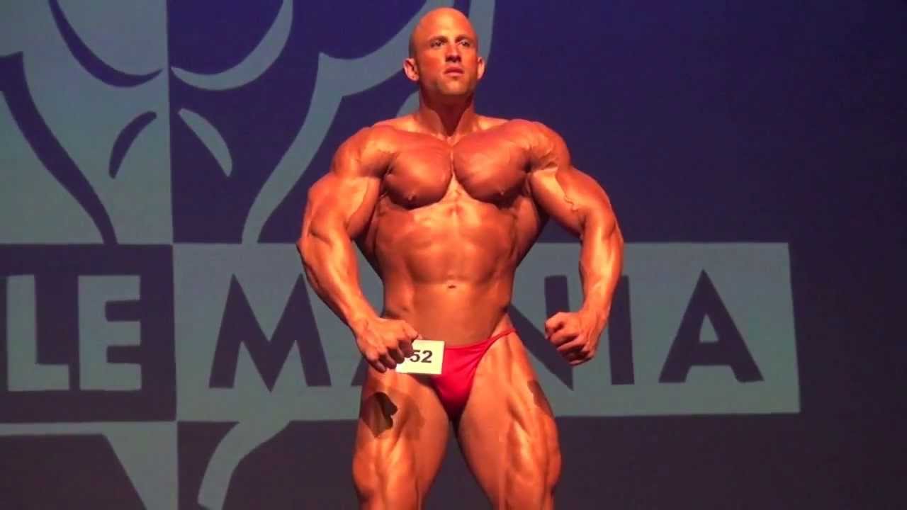 Benjamin posing routine Musclemania UK 2013