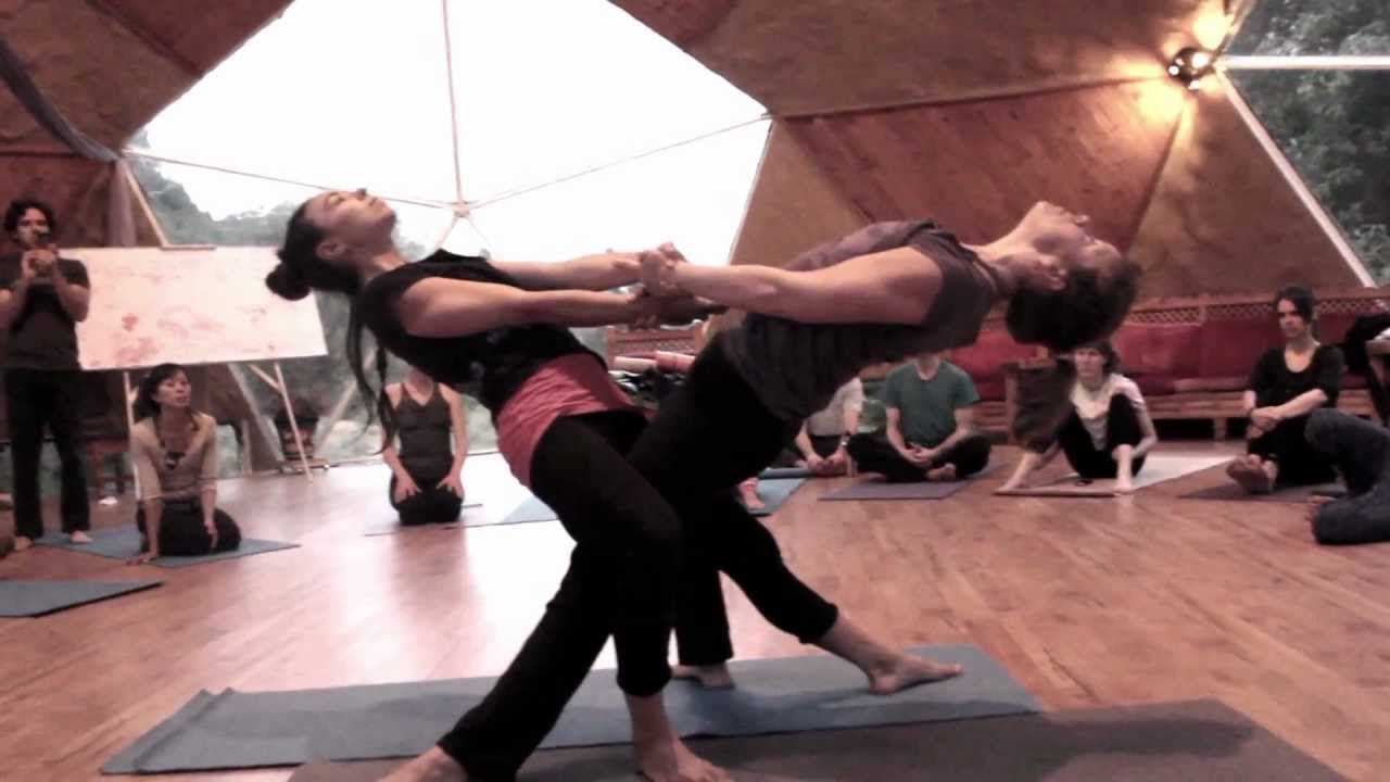 Acro YoGals Jill  and Heidi  Acro Expressions Mexico 2013 flow